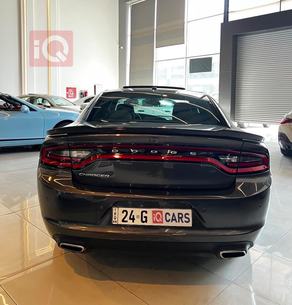 https://cdn.iqcars.io7ca57132-4ac9-44b3-8412-55f0a61aca8a_3.jpg